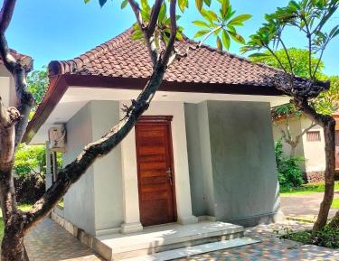 Villa with Garden View