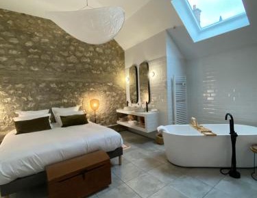 King Room with Spa Bath
