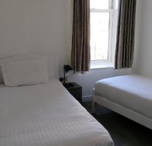 Family Room (2 Adults + 3 Children)