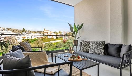 One-Bedroom Apartment with Balcony