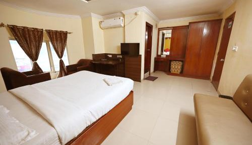 Deluxe Double Room with Extra Bed