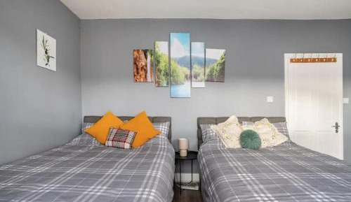 Quadruple Room with Shared Bathroom