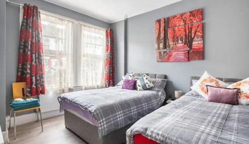 Quadruple Room with Shared Bathroom