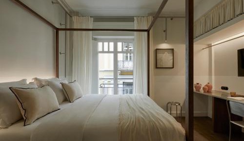 Extra Large Room