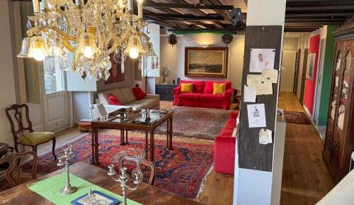 Large One-Bedroom Apartment - Split Level