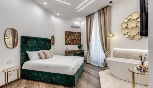 Deluxe Queen Room