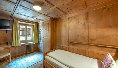 Single Room with Private Bathroom