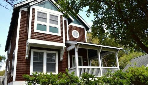Three-Bedroom Holiday Home 