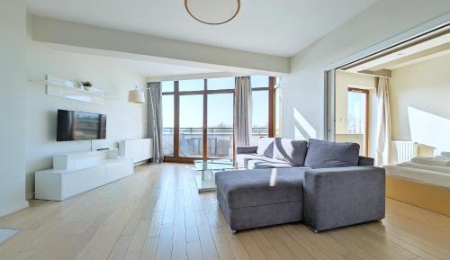 Penthouse Apartment with Terrace and City View