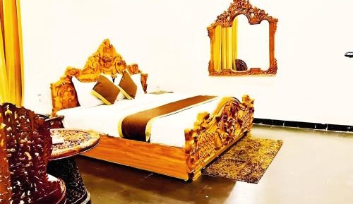 Deluxe King Room