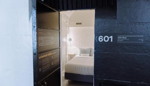 Double Cell Room