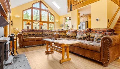 Three-Bedroom Holiday Home 