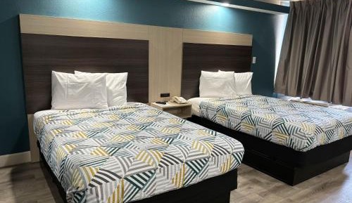 2 Double Beds Non Smoking