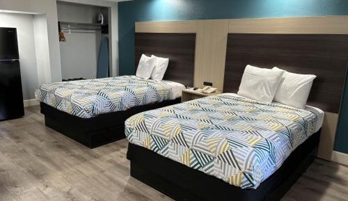 2 Double Beds Smoking