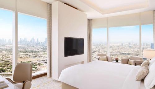 One-Bedroom King Suite with Club Millésime Access