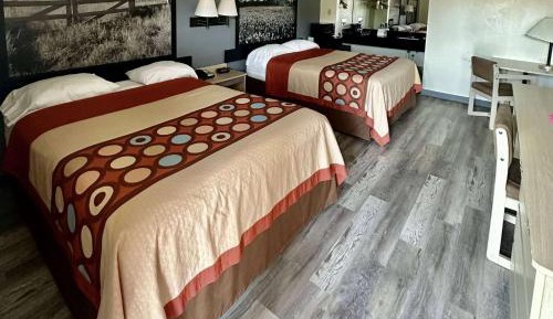 Queen Room with Two Queen Beds and Roll-In Shower - Mobility/Hearing Accessible - Non-Smoking