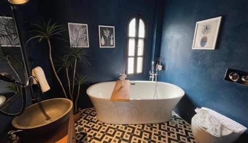 Deluxe Double Room with Bath - Pool view