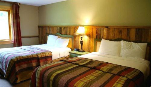 Deluxe Queen Room with Two Queen Beds