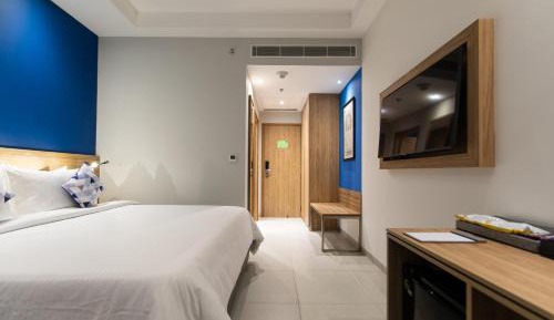 Deluxe Double Room - Happy Hour 1+1, 15% Discount on Laundry