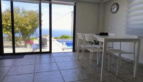 Apartment with Pool View 