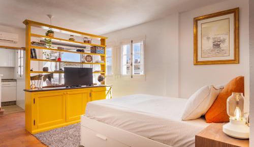 Studio Apartment