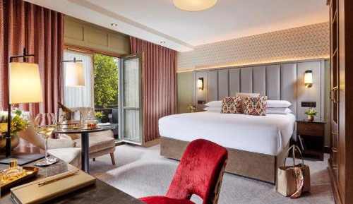 Gold Experience Room