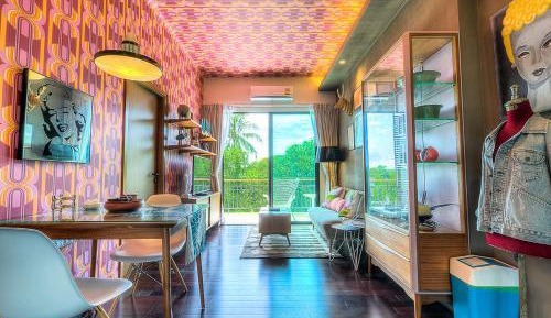 Retro One-Bedroom Apartment