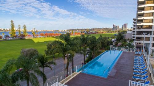 One-Bedroom Suite with River View - High Floor