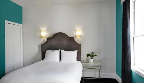Queen Room