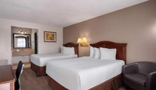 Queen Room with Two Queen Beds - Non-Smoking