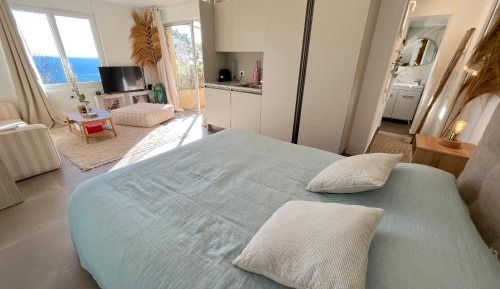 Studio with Sea View