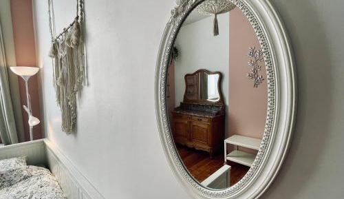 Single Room with Shared Bathroom