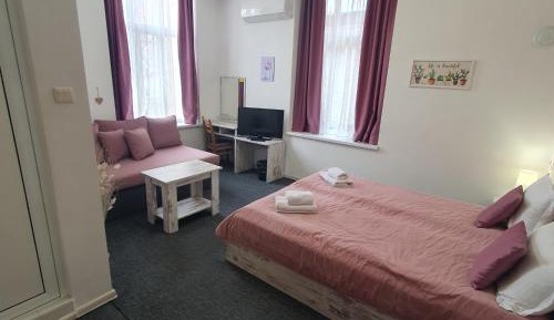 Queen Room with Garden View
