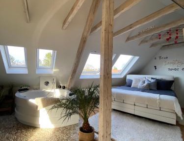 King Suite with Spa Bath