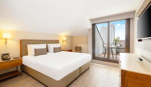 Connection Roof Suite