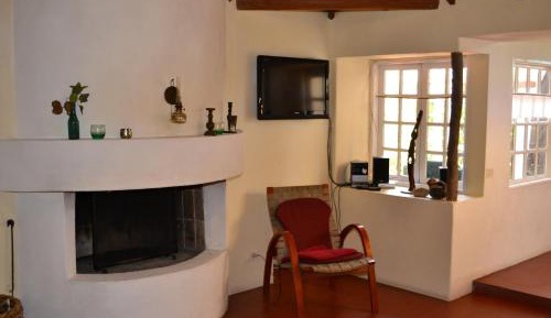Two-Bedroom House (4 Adults)