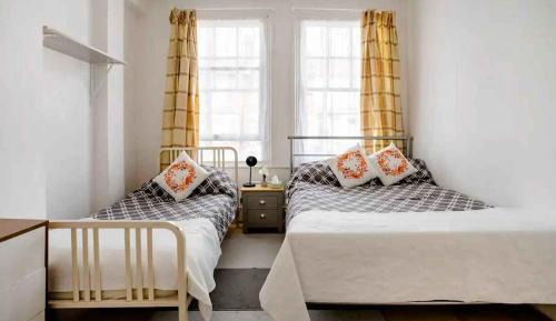Economy Triple Room with Shared Bathroom