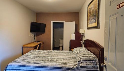 Queen Room