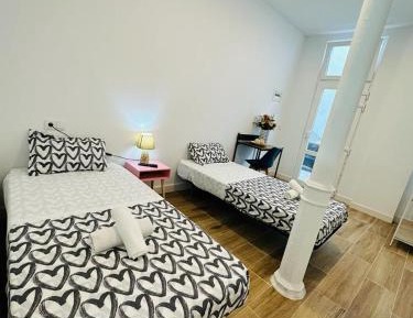 Twin Room with Shower