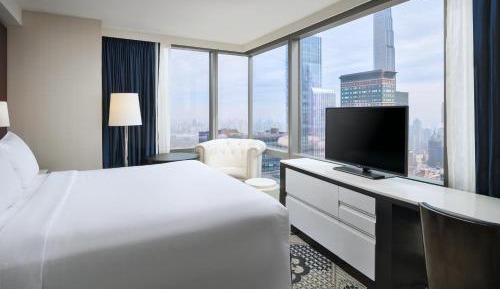 Deluxe Studio with Times Square View