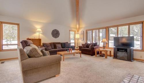 Three-Bedroom Holiday Home 