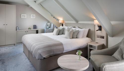 Standard King Room