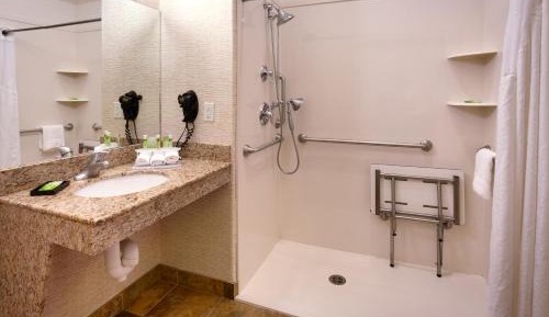 King Room - Hearing Accessible - Roll-in Shower