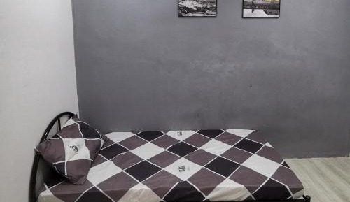 Single Room with Shared Shower and Toilet