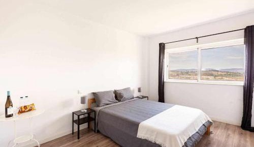 Suite with Mountain View