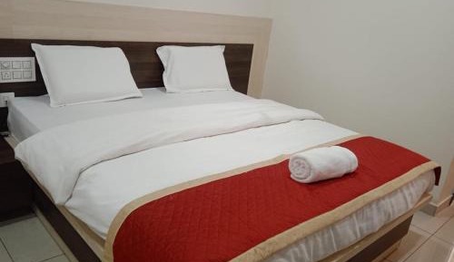 Deluxe Double Room (2 Adults + 1 Child)