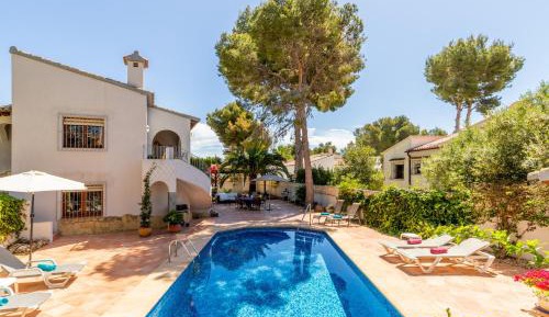 Villa with Garden View