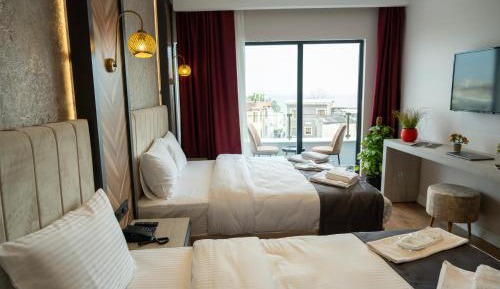 Triple Room with Sea View