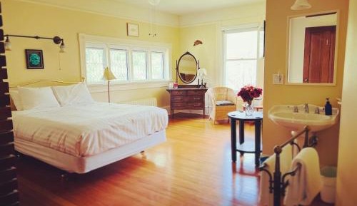 Queen Room