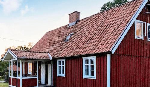 Five-Bedroom Holiday Home